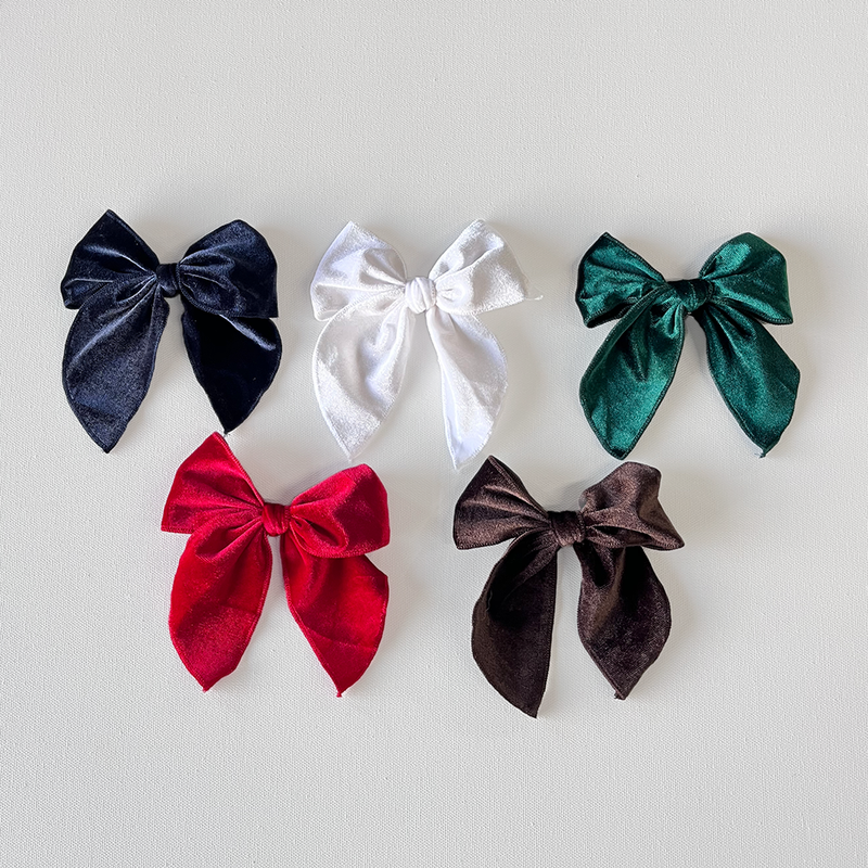 Load image into Gallery viewer, Velvet Sailor Bows
